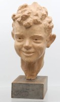 Auktion 371<br>Paul SERSTE (1910-2000), B&uuml;ste eines jungen Mannes, verso signiert, Terrakotta, ca. H-34cm