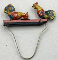 Auktion 371 / Los 12017 <br>Blech H&uuml;hner-Hand-Pickspiel, B-ca. 14 cm