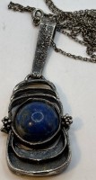 Auktion 371<br>vintage Brutalist Silberzinn-Kette und Anh&auml;nger, blaue Cabouchons, Anh&auml;nger L-7 cm