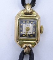 Auktion 371<br>Vintage-Damenuhr, Wibora 9, vergoldet, Handaufzug, Geh&auml;use: 1,5 x 2,3 cm, Werk l&auml;uft, mit Alters- und Tragespuren