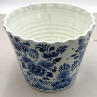 Auktion 371<br>Blumen-&Uuml;bertopf , orig. Delft, Blaumalerei, H-20 cm, D-20 cm