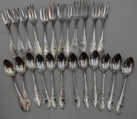 Auktion 374<br>12x Kuchengabeln, 12x Kaffeel&ouml;ffel  "Hanseat" 90-er, Friesenmuster
