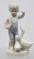 Auktion 372 / Los 8024 <br>Junge mit G&auml;nsen, wohl Gr&auml;fenthal, ca. H-13,5cm