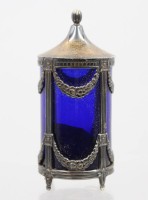 Auktion 372<br>Streuer, &auml;lter, blaues Glas mit 925er Silbermonturen, Schweden, ca. H-8cm