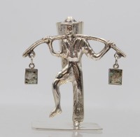 Auktion 372 / Los 11016 <br>kl. fig&uuml;rliche Tischvase o.&auml;., 900er Silber, Steine fehlen, 21gr. , ca. H-5,5cm
