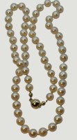 Auktion 372<br>Perlenkette mit Goldschliesse-585-, Perlen, L-ca.  47 cm, Perlen D-0,5 cm