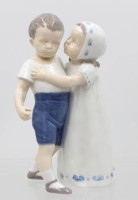 Auktion 375<br>Verschm&auml;hte Liebe, Bing &amp;Gr&ouml;ndahl, Modellnr. 1614, Entw. Ingeborg Plockross-Irminger, polychrome Unterglasurmalerei, H-17cm