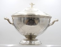 Auktion 372<br>gr. versilberte  Terrine, Ziermonogramm, &auml;lter, Deckelgriff leicht eingedr&uuml;ckt, Stand min. verbogen, ca. H-34cm D-34cm