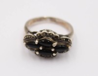 Auktion 372<br>925er Silber-Ring mit Onyx und Markasiten (3 fehlen),  5gr., RG 54
