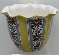 Auktion 372 / Los 9020 <br>Vintage Blumen&uuml;bertopf mit Rosendekor, H-15 cm, D-19 cm