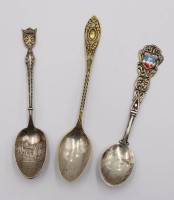 Auktion 372<br>3x div. kl. Andenken-L&ouml;ffel, 2x Silber (24gr.), ca. L-13cm