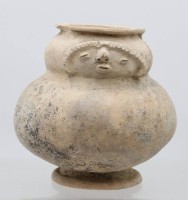 Auktion 372<br>Ausgrabung, Pr&auml;kolumbianisch, wohl  Chimila-Kultur, laut Einlieferer ca. ca. 800 und 1200 n. Chr., ca. H-15cm