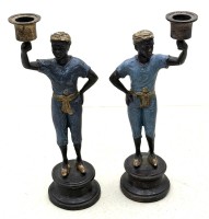 Auktion 372<br>Paar kalt gestrichene Bronze Blackamoor oder Nubian Kerzenhalter (Mitte des zwanzigsten Jahrhunderts) H-25 cm