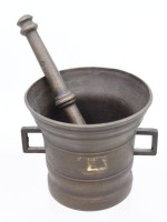 Auktion 372<br>M&ouml;rser mit St&ouml;&szlig;el, nach antikem Vorbild, ca. H-10cm