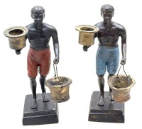Auktion 372<br>Paar Bronze Blackamoor oder Nubian Kerzenhalter (Mitte des zwanzigsten Jahrhunderts) H-20 cm