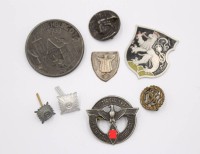 Auktion 372<br>Konvolut, Abzeichen, etc. , teilw. 3- Reich