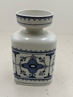 Auktion 372<br>Vase "Lichte" DDR, mit Kobaltdekor, H-18 cm, B-12 cm