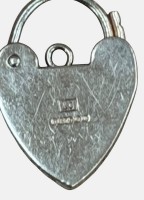 Auktion 372<br>kl. Anh&auml;nger Gold-375- in Form eines Vorhangschlosses, H-2,3 cm, 1,87 gr