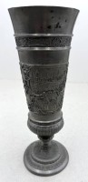 Auktion 372<br>hoher Zinnpokal, Burg Hohenzollern und K&ouml;nigsportraits der Hohenzollern, Rand oben verdellt, H-26,5 cm
