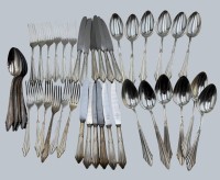 Auktion 372<br>42 tg. Besteck "WMF" F&auml;chermuster, 90-er Auflage, 18 L&ouml;ffel, 12 Gabeln, 12 Messer