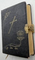 Auktion 372<br>Evang. Gesangsbuch der Provinz Brandenburg, 1907, Messingschliesse, Goldschnitt, 13,5x9,5 cm