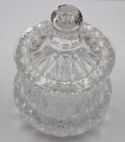 Auktion 372<br>Deckeldose, farbloses Glas, ca. H-13,5cm