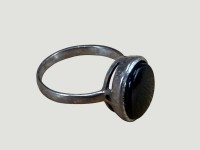 Auktion 372<br>Silberring mit Onyx Lagenstein, RG 53, 3 gr.
