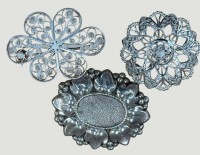 Auktion 372<br>3x kl. Silber-Broschen, 2x filigran, zus. 9,23 gr, max. B-3,3 cm