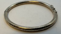 Auktion 372<br>Silber-835-  Armreif, fein ziseliert, ca. 7x6 cm, 11,2 gr.