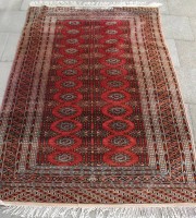 Auktion 372 / Los 13012 <br>Teppich, wohl Pakistan, signiert, ca. 187 x 125cm , guter Zustand