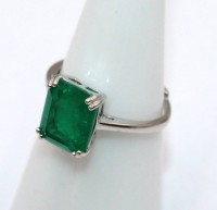 Auktion 372<br>Ring, Silber gepr., gr&uuml;ner Stein, offene Schiene, 2,1gr.