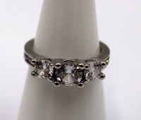 Auktion 372<br>925er Silber-Ring, klare Steine, ca. 3,1gr., RG 54