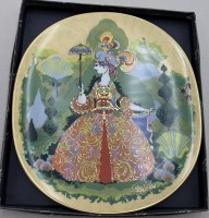Auktion 372<br>gr. Rosenthal-Teller "Donna  Elvira aus Don Giovanni" von Bj&ouml;rn Winblad, in OVP aus der Mozart Serie, 31x28 cm