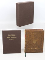 Auktion 372<br>Gebetbuch f&uuml;r Kardinal Abrecht von Brandenburg. Gabriel Glockendon. N&uuml;rnberg 1536/37. Codex 1847 der &Ouml;sterreichischen Nationalbibliothek, Faksimile und Kommentarband von Dagmar Th Faksimile:100 Seiten mit 42 ganzseitigen, colorierten Tafeln. Kommentarband: 61 Seiten mit vielen Ab Faksimilie: brauner Ledereinband mit goldgepr&auml;gtem Wappen auf vorderem Deckel mit 5 Schmuckb&uuml;nden. K Neuwertig Exemplare im Schuber. 8&deg;. Nr. 457 von 499 der ersten Teilauflage. Insgesamt 998 Exemplaren. Faksimile nac