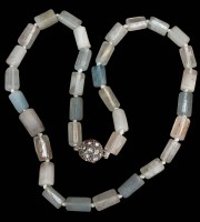 Auktion 372<br>Aquamarin-Halskette mit Magnetschliesse, L-48 cm
