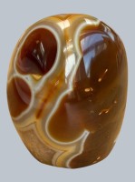 Auktion 372<br>polierter Karneol, H-7 cm, 245 gr.