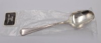 Auktion 372<br>Gem&uuml;sel&ouml;ffel, Robbe &amp; Berking, 800er Silber, K&ouml;nigskordel, orig. verschwei&szlig;t, ca. 80gr., L-22,5cm