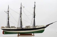 Auktion 372<br>sch&ouml;nes kl. Schiffsmodel der S.M.S. Seeadler, ca. 25 x 43cm