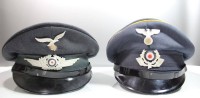 Auktion 372 / Los 7053 <br>Sammleranfertigungen, 2x div. Schirmm&uuml;tzen