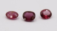 Auktion 372<br>3x kl. Rubine, zus. ca. 2,9 Karat