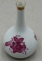 Auktion 372<br>kl. Vase "Herend" Apponyi rot, H-14 cm