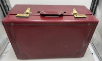 Auktion 372 / Los 13014 <br>gr. Leder Akten -oder Musterkoffer? mit Zahlenschloss (derzeit 000)H-36 cm, 50x24 cm, leichte Gebrauchsspuren
