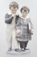 Auktion 375<br>Royal Copenhagen Figur, Flug nach Amerika, Entw. Christian Thomsen, Modellnr. 1761, ca. H-20,5cm