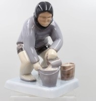 Auktion 373 / Los 8016 <br>Inuitfrau mit Eimern, Bing &amp; Gr&ouml;ndahl, Entw. Karl Kristoffersen, Modellnr. 2416, ca. H-20cm