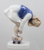 Auktion 373 / Los 8018 <br>Bing &amp; Gr&oslash;ndahl Jahresfigur, M&auml;dchen auf Rollschuhen, Entw. S&oslash;ren Brunoe, Modellnr. 2448, ca. H-15cm