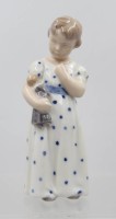 Auktion 373 / Los 8025 <br>M&auml;dchen mit Puppe, Royal Copenhagen, Entw. Adda Bonfils, Modellnr. 3539, ca. H-14,5cm