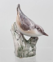 Auktion 373 / Los 8027 <br>Porzellanfigur, Kleiber auf einem Ast, Bing &amp; Gr&ouml;ndahl, Modellnr, 2406, ca. H-12,5cm