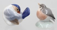 Auktion 373 / Los 8029 <br>2x div. Vogelfiguren, Royal Copenhagen, Unterglasurfarben, ca. H-4cm