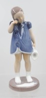 Auktion 373 / Los 8038 <br>Bing &amp; Gr&oslash;ndahl Porzellanfigur, Versch&uuml;ttete Milch, Modellnr. 2246, Claire Weiss, ca. H-17,5cm