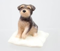 Auktion 373<br>Figur, Royal Copenhagen, Jack Russell Terrier auf Kissen Figur, Entw. Allan Therkelsen, Mini Collection, ca. H-7,5cm